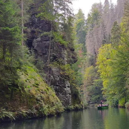 Δωμάτια σε οικογενειακή κατοικία Mezna 85