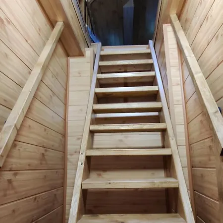 Δωμάτια σε οικογενειακή κατοικία Mezna 85