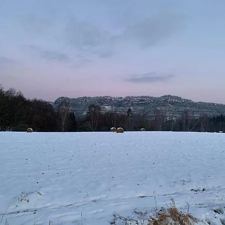 Δωμάτια σε οικογενειακή κατοικία Mezna 85