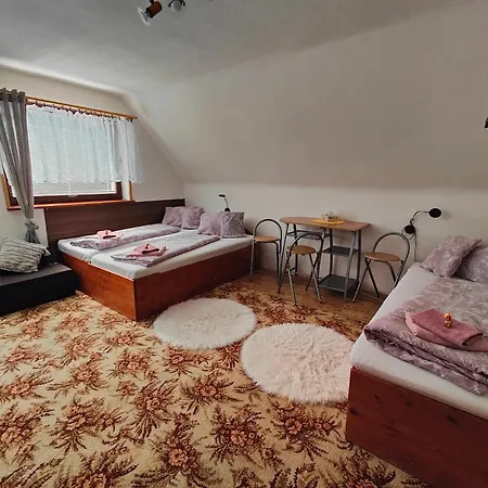 Δωμάτια σε οικογενειακή κατοικία Mezna 85 Hřensko